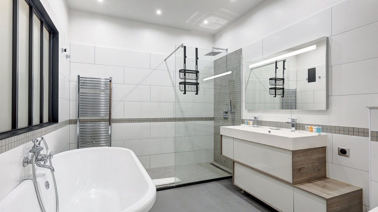 Photo of Bathroom in Hopital Saint-Louis