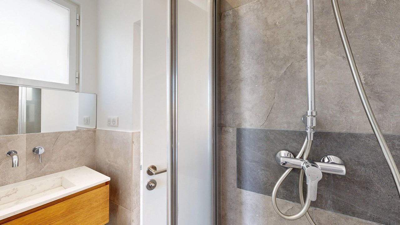 Photo of Bathroom in Quartier de la Salpetriere