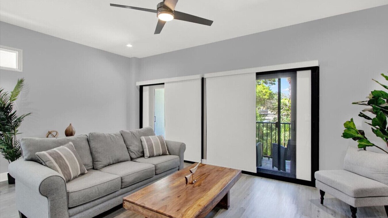 Photo of Livingroom in Courier City - Oscawana