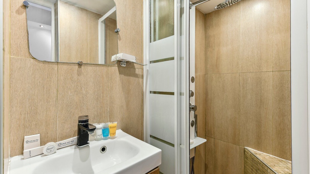 Photo of Bathroom in 9th Arrondissement