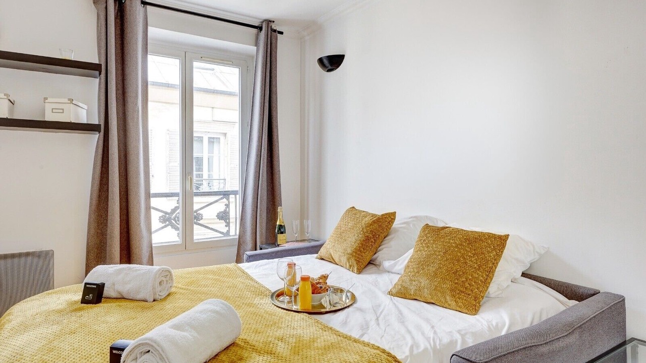 Photo of Bedroom in Pigalle