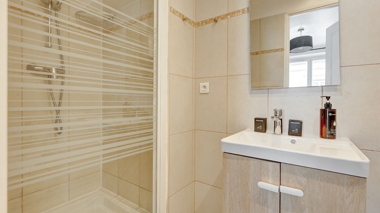 Photo of Bathroom in Pigalle