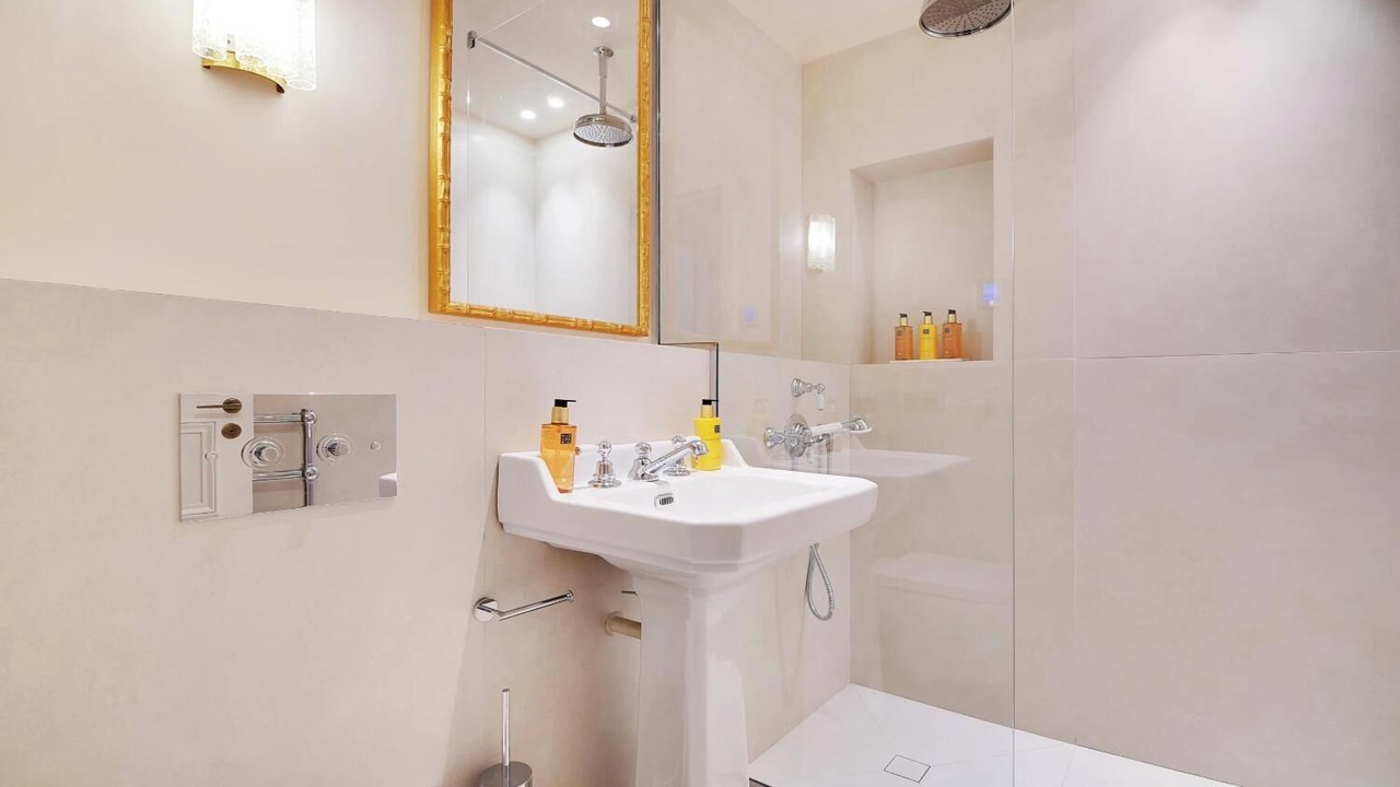 Photo of Bathroom in Les Halles
