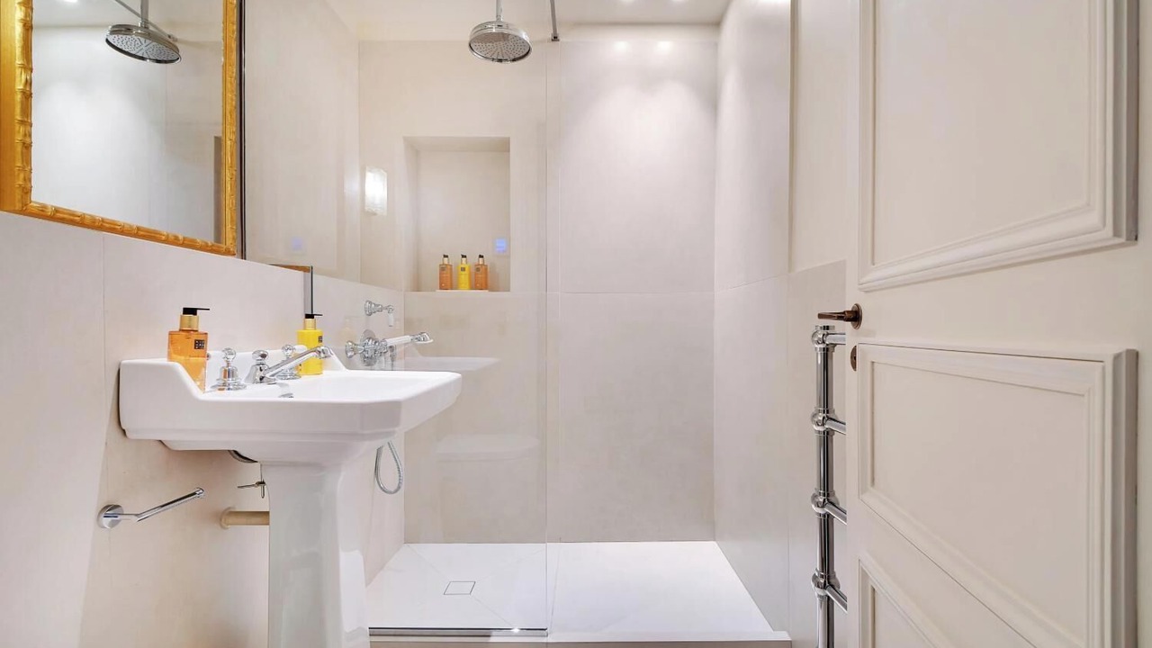 Photo of Bathroom in Les Halles