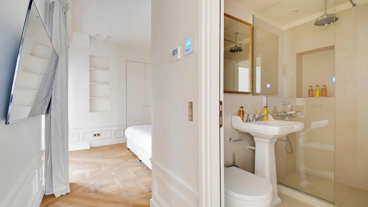 Photo of Bathroom in Les Halles