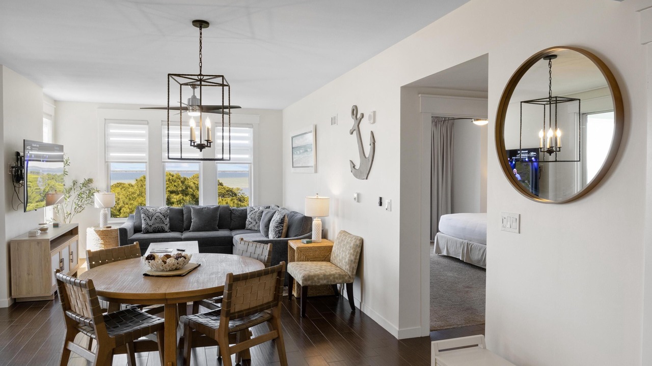 Photo of Livingroom in Baytowne Wharf