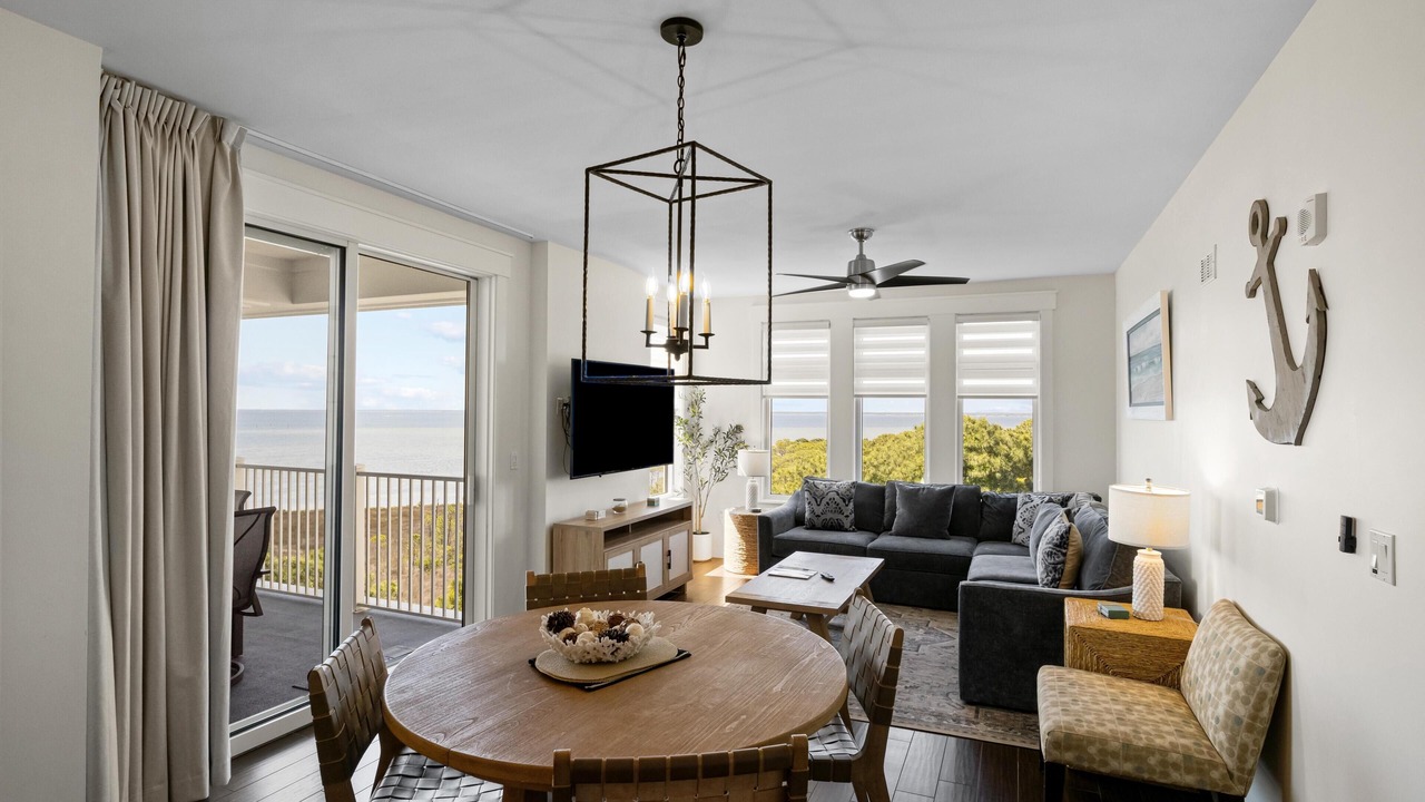 Photo of Livingroom in Baytowne Wharf