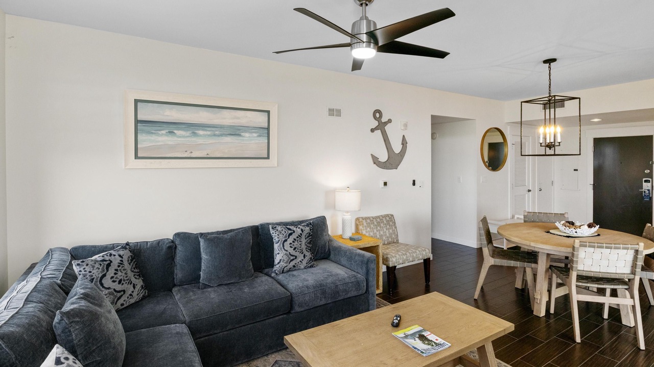 Photo of Livingroom in Baytowne Wharf