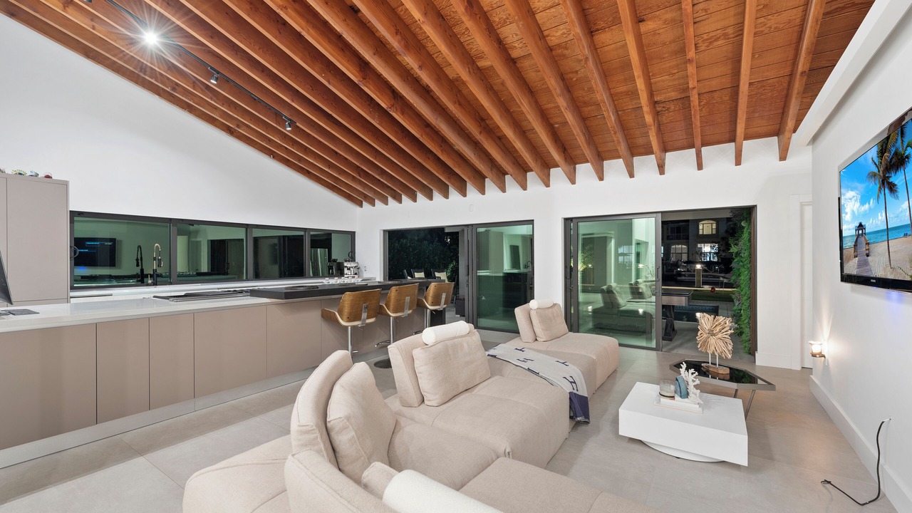 Photo of Livingroom in Hallandale Beach
