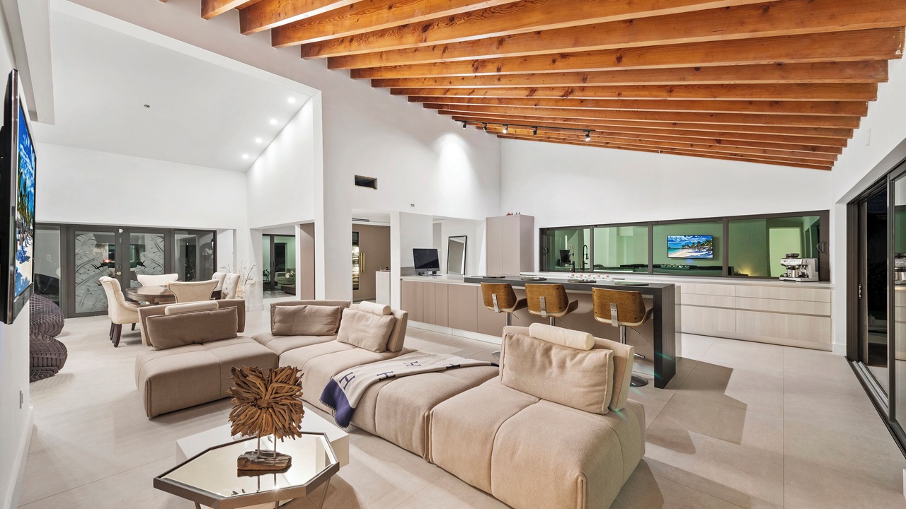 Photo of Livingroom in Hallandale Beach