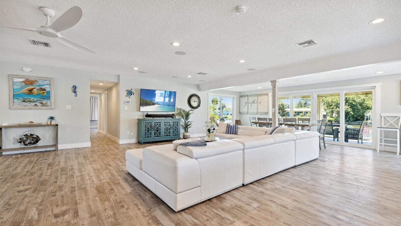 Photo of Bedroom in Cocoa Isles