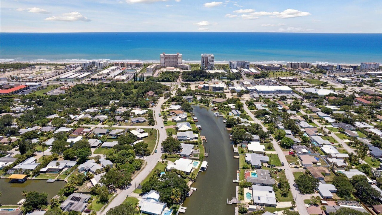 Photo of Others in Cocoa Isles
