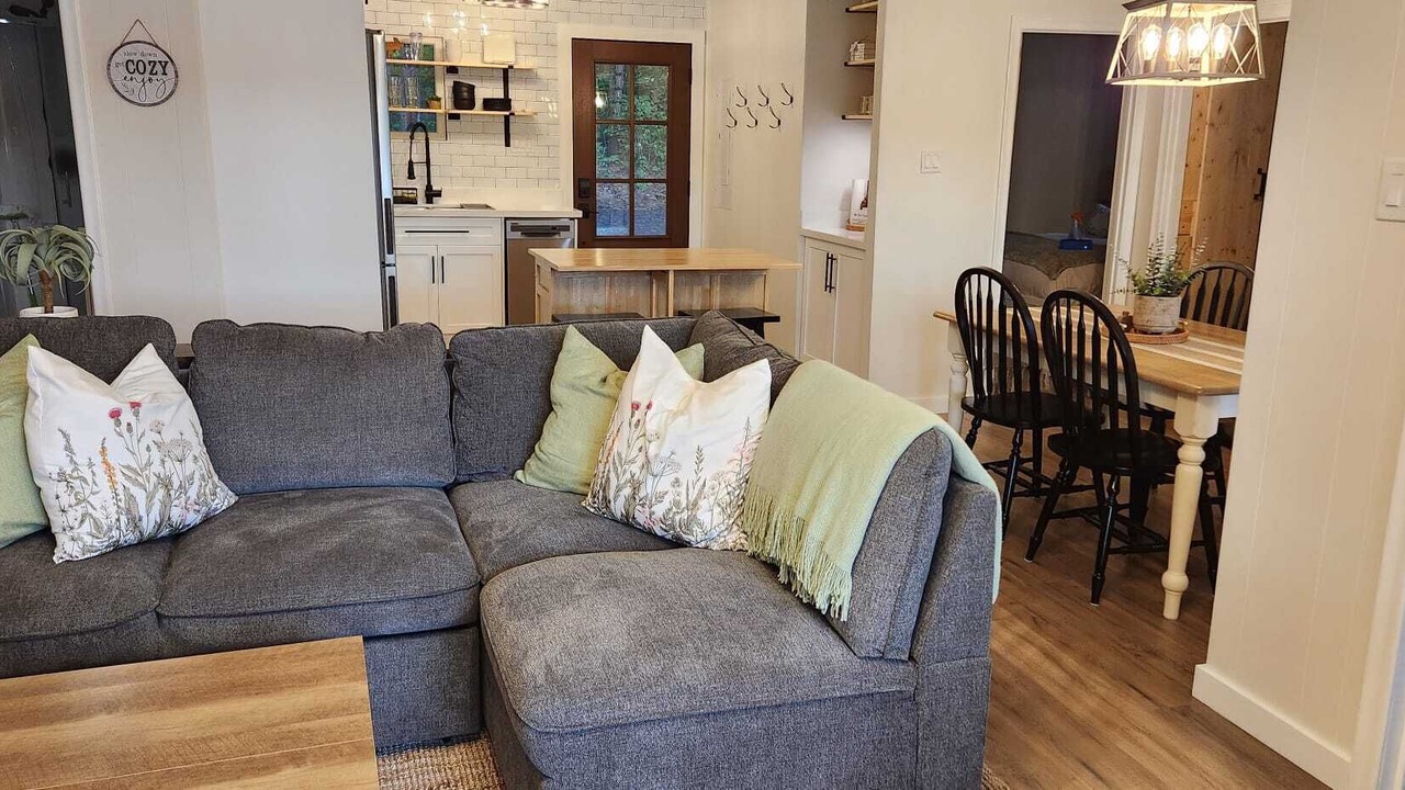 Photo of Livingroom in Georgian Bay