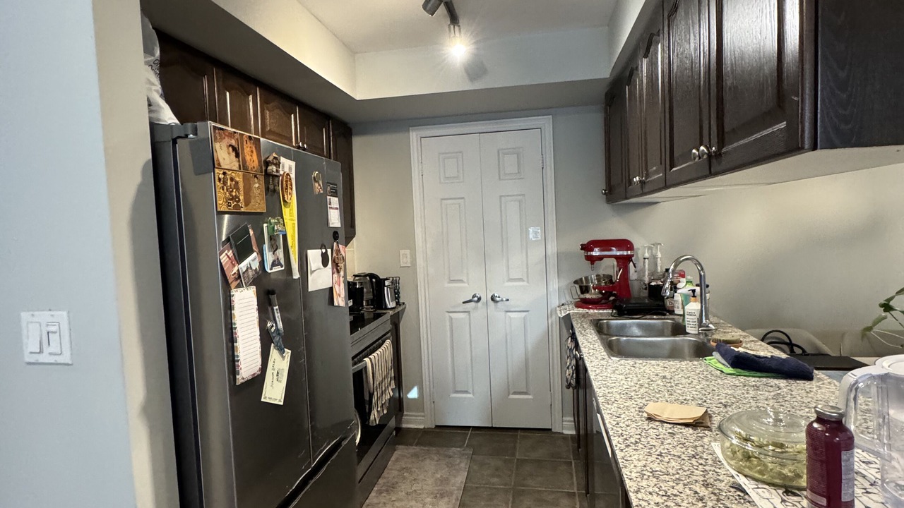 Photo of Kitchen in Thorncliffe Park