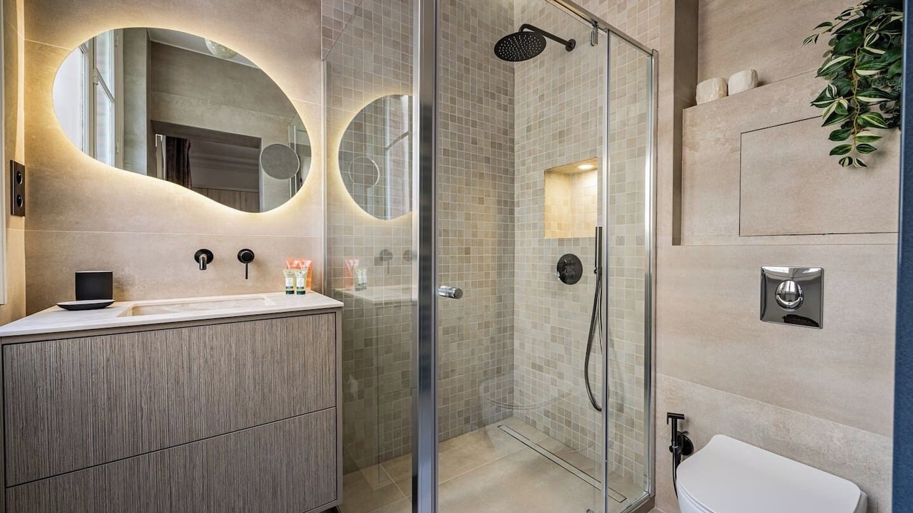 Photo of Bathroom in 8th Arrondissement