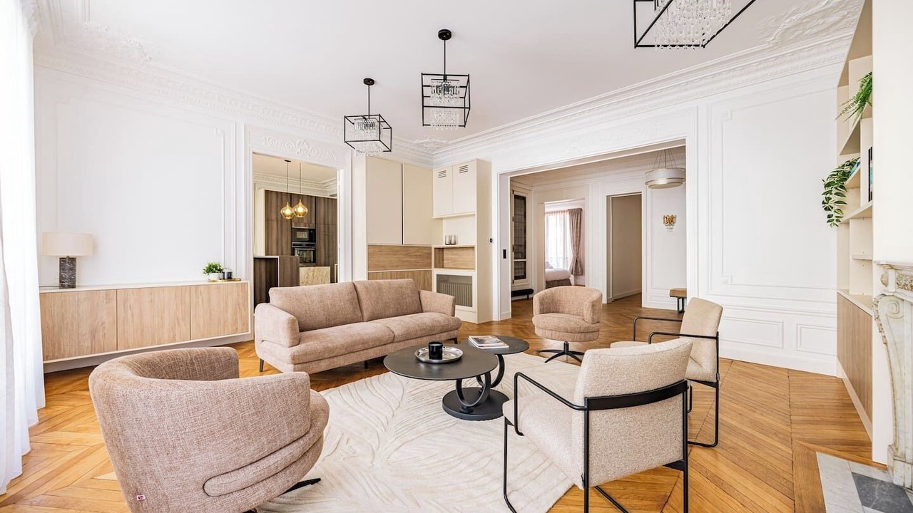 Photo of Livingroom in 8th Arrondissement