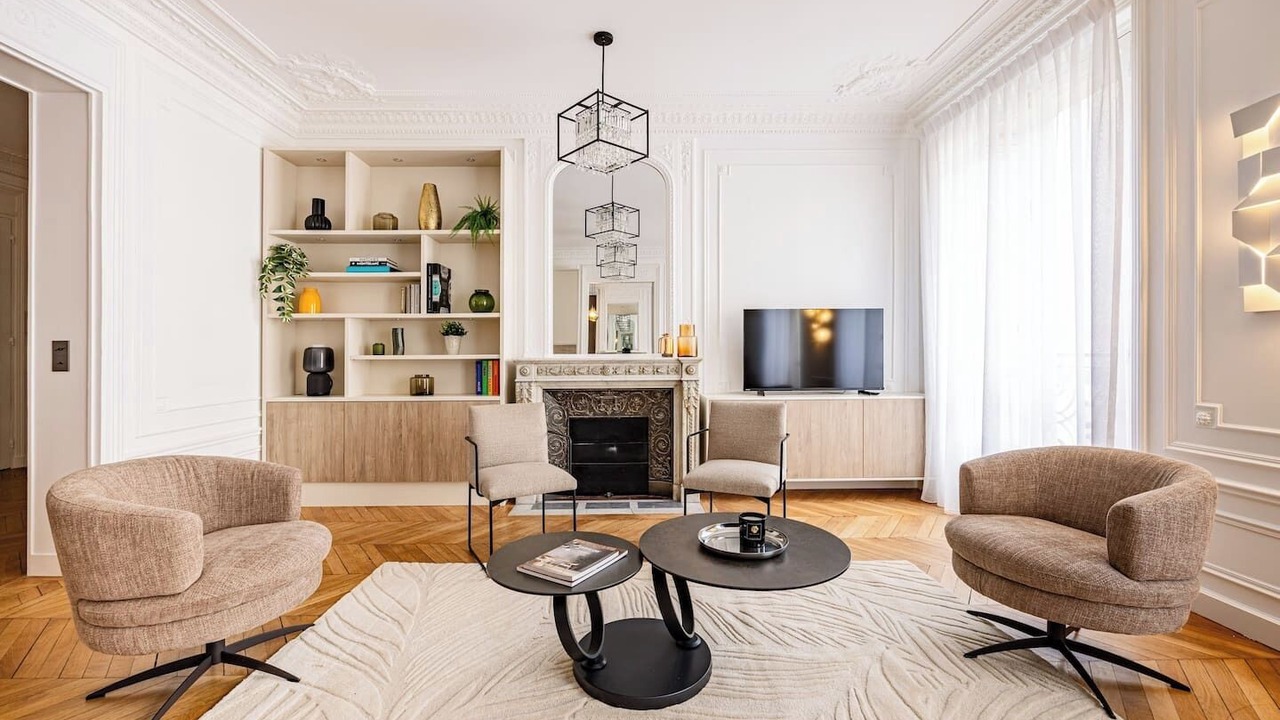 Photo of Livingroom in 8th Arrondissement