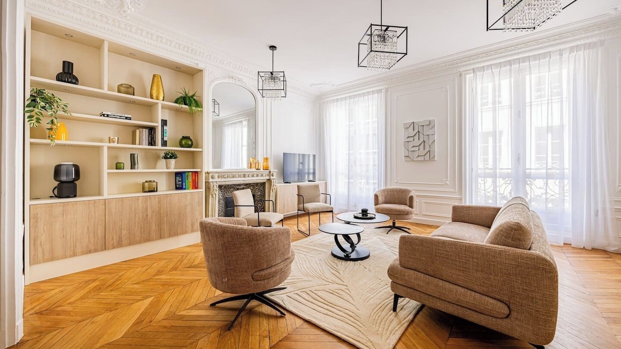 Photo of Livingroom in 8th Arrondissement