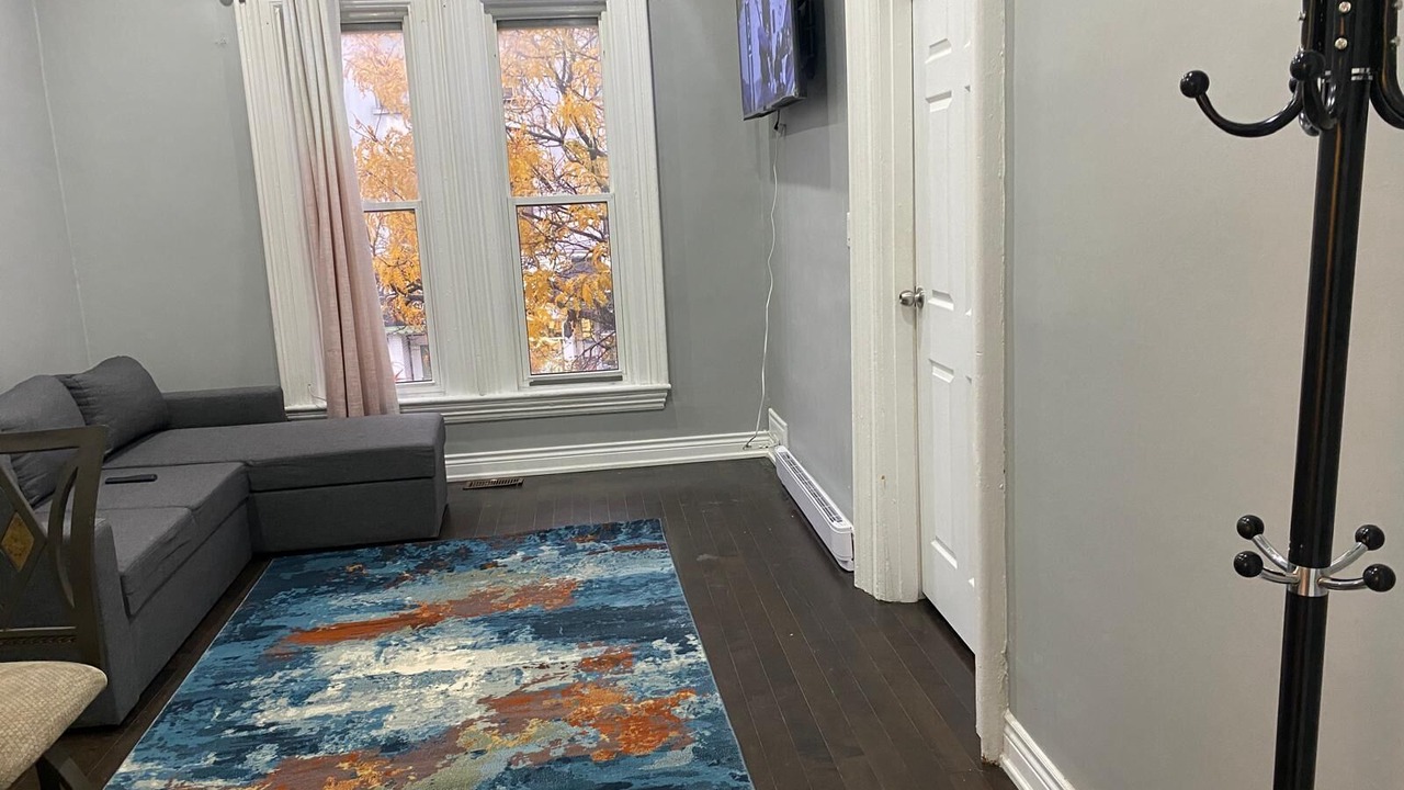 Photo of Livingroom in Bowmanville