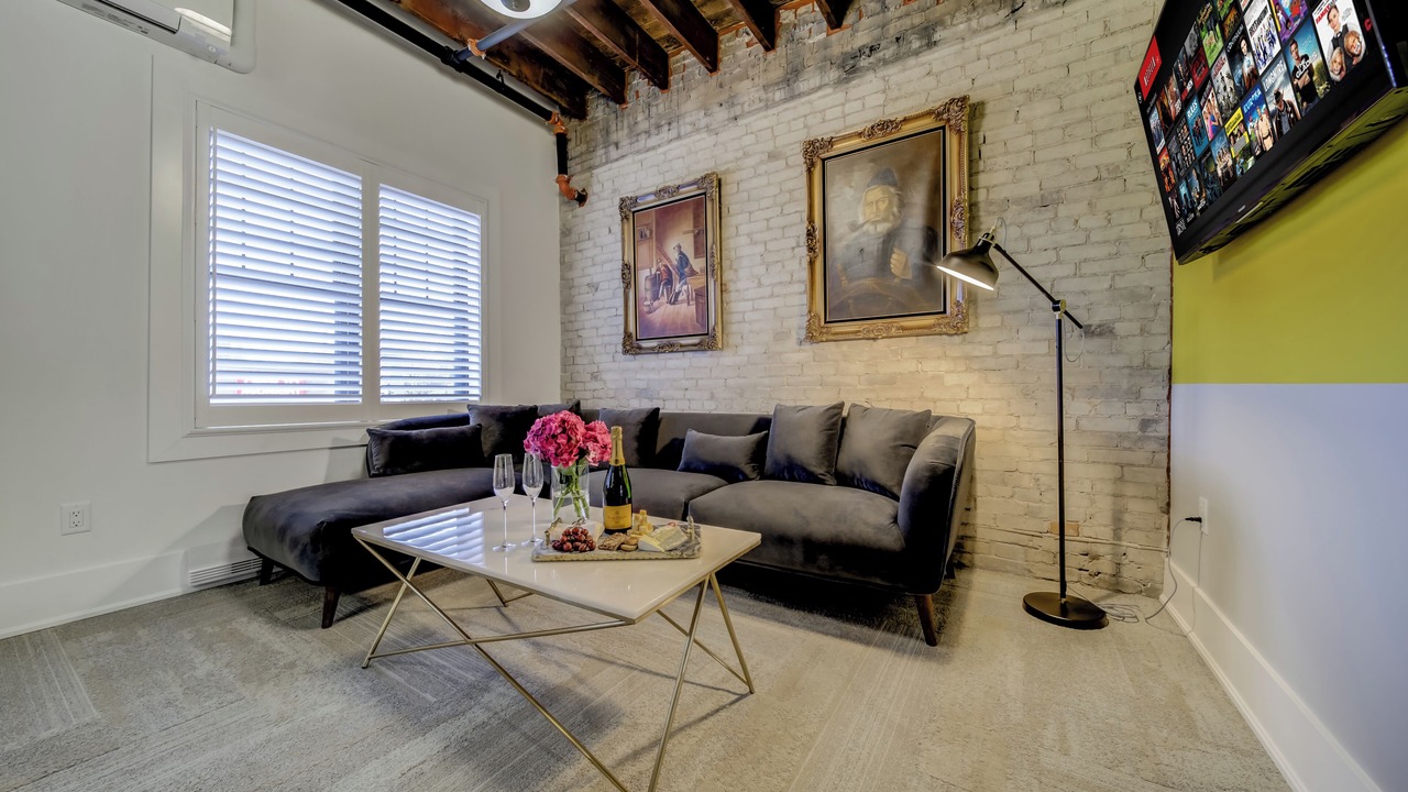 Photo of Livingroom in New Toronto
