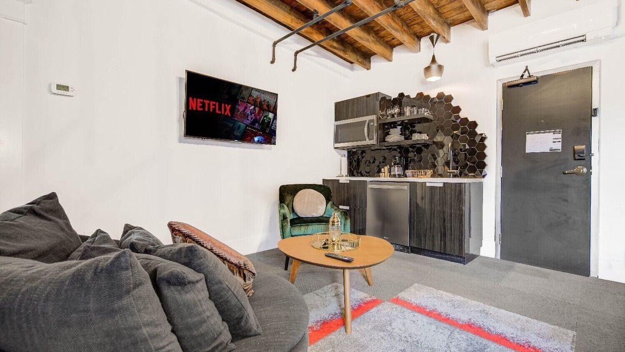 Photo of Livingroom in New Toronto