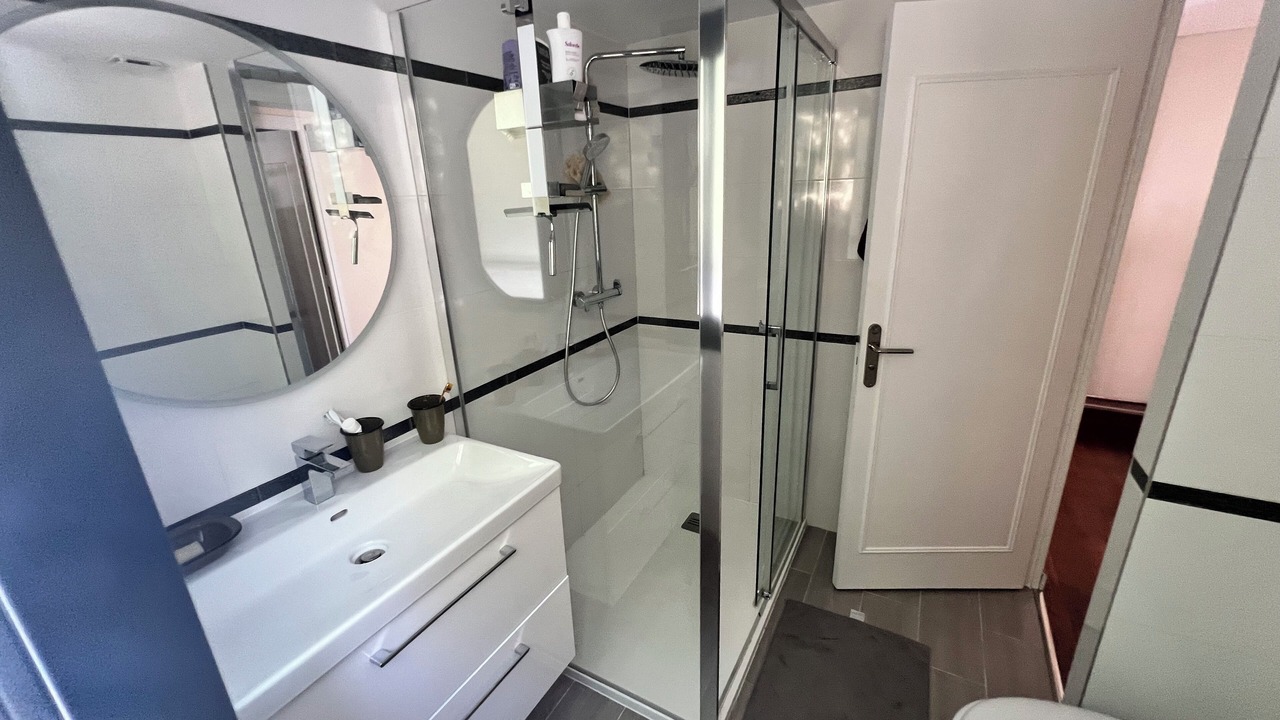 Photo of Bathroom in Bondy