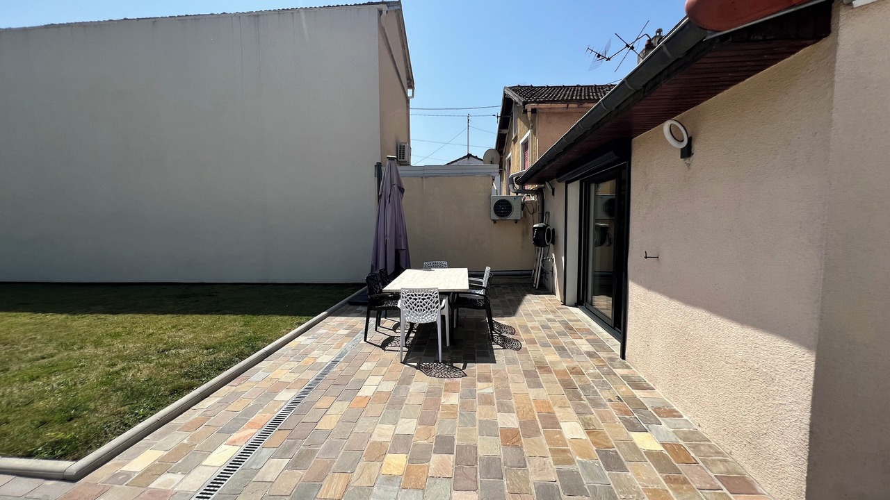 Photo of Outdoor in Bondy
