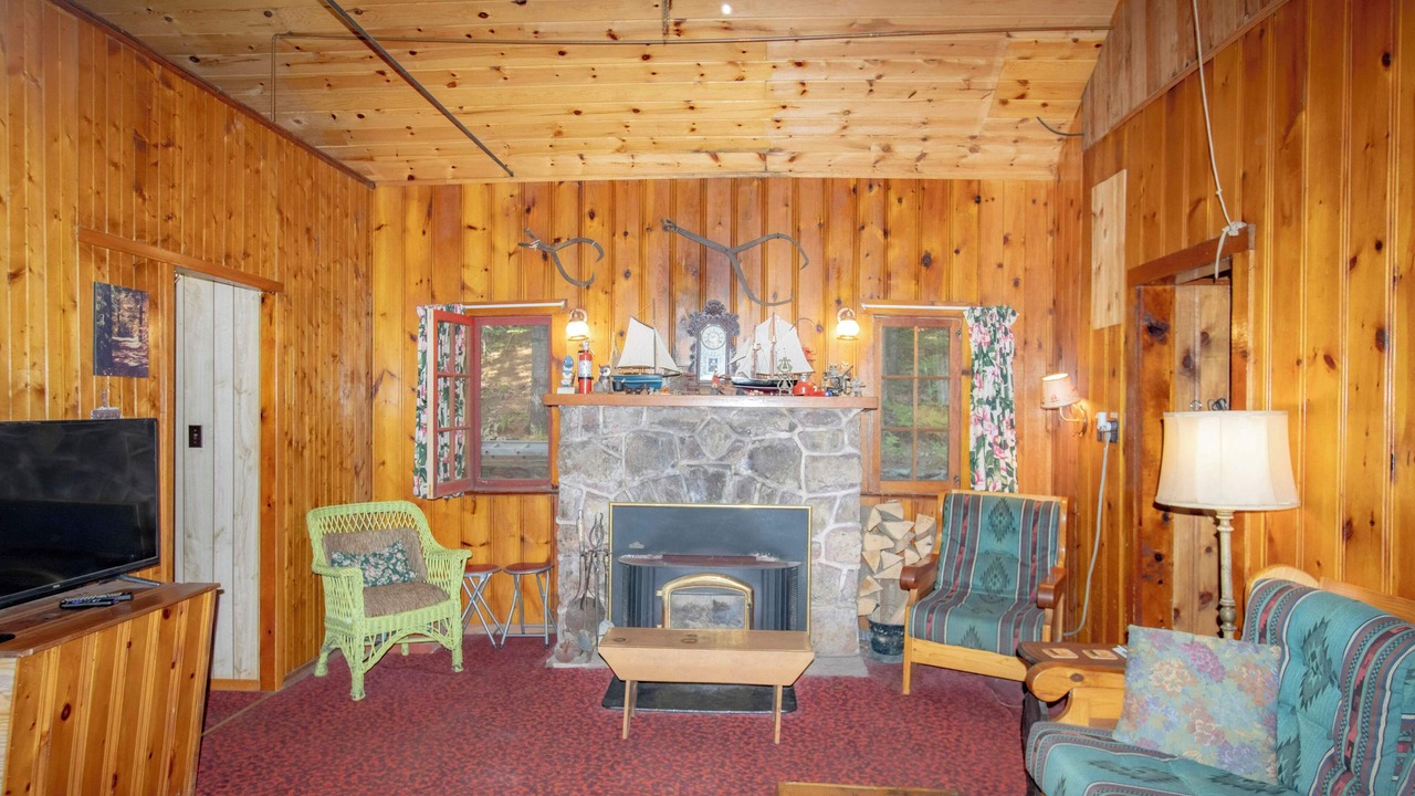 Photo of Bedroom in Minden Hills