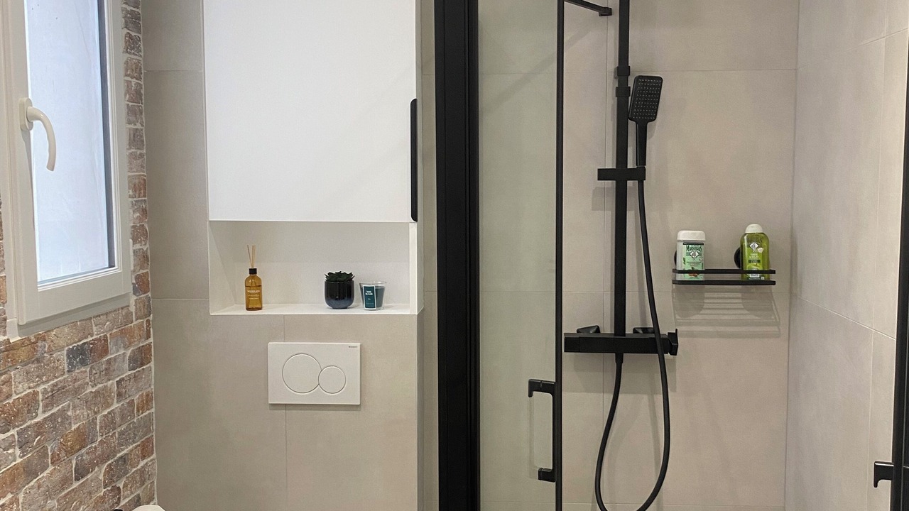 Photo of Bathroom in Charenton-le-Pont