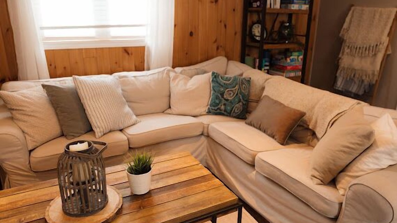 Photo of Livingroom in Muskoka Lakes