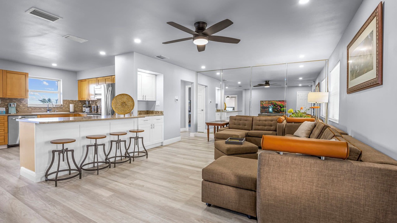 Photo of Livingroom in Floridana Beach