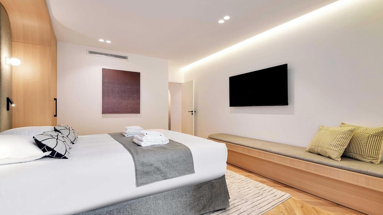 Photo of Bedroom in 8th Arrondissement