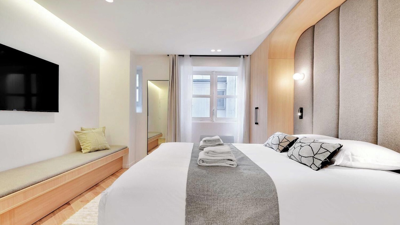 Photo of Bedroom in 8th Arrondissement