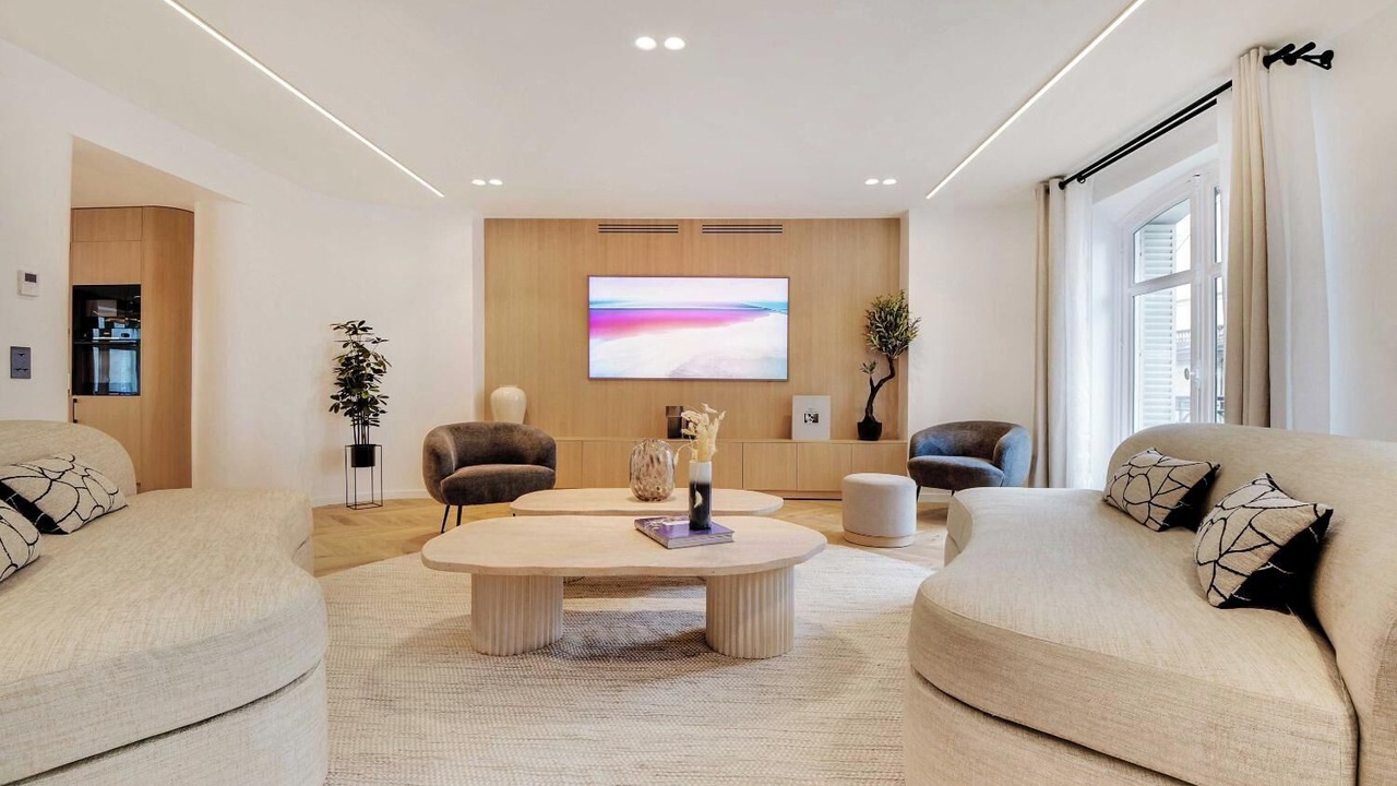 Photo of Livingroom in 8th Arrondissement
