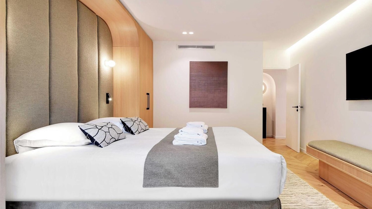 Photo of Bedroom in 8th Arrondissement