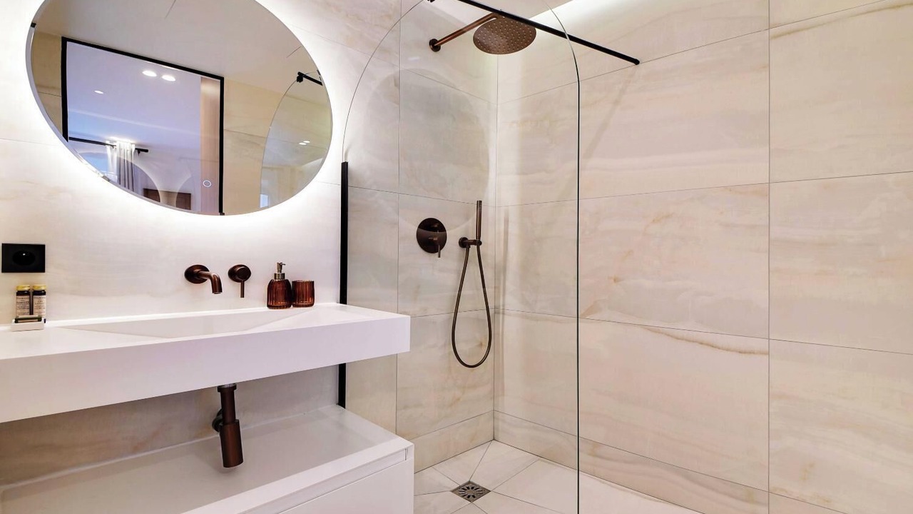 Photo of Bathroom in 8th Arrondissement