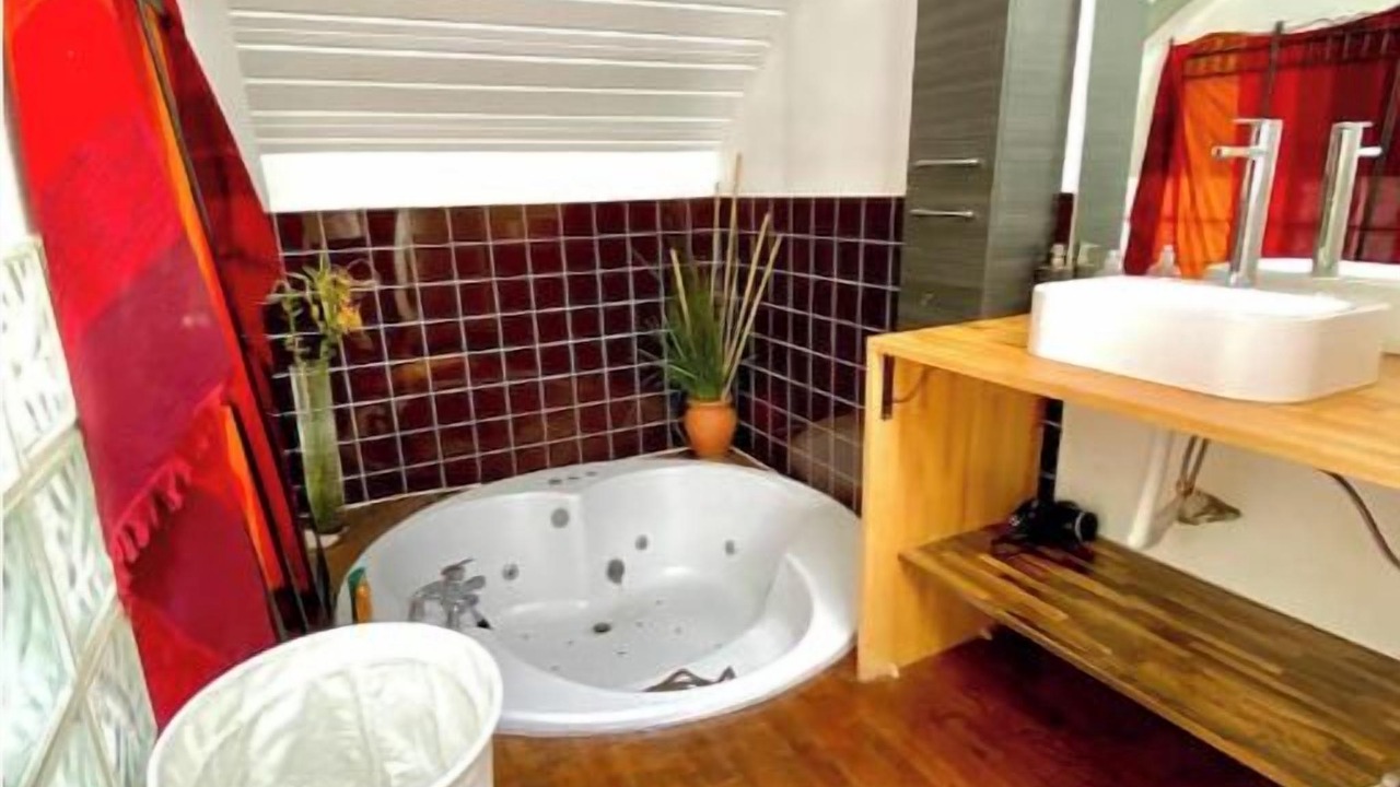 Photo of Bathroom in Puteaux