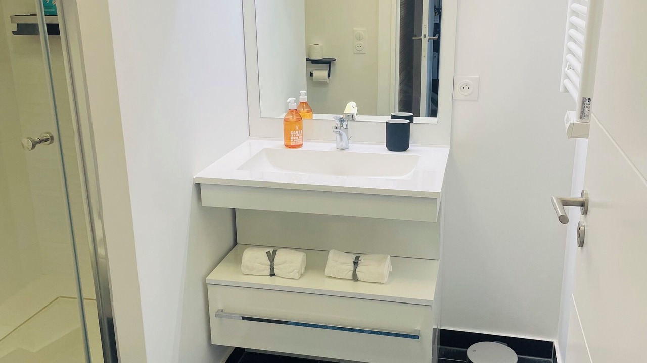 Photo of Bathroom in Saint-Ouen