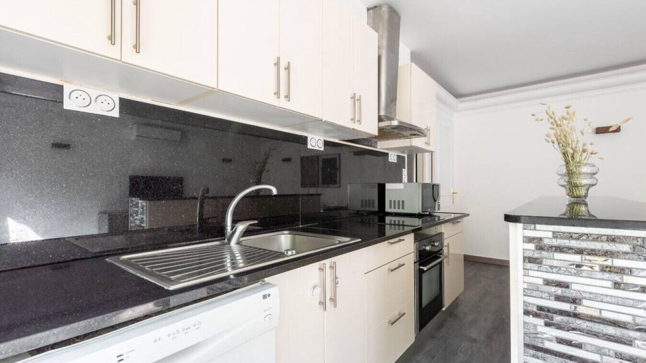 Photo of Kitchen in Combat