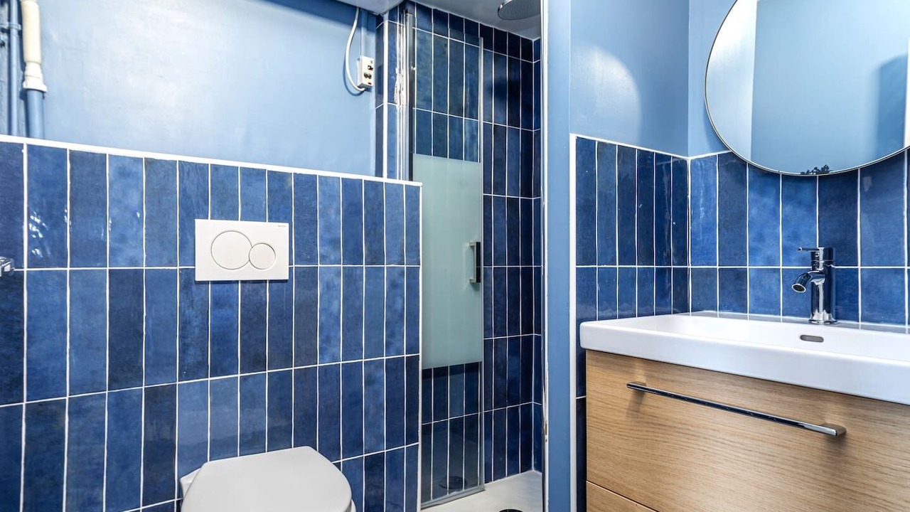 Photo of Bathroom in Les Lilas