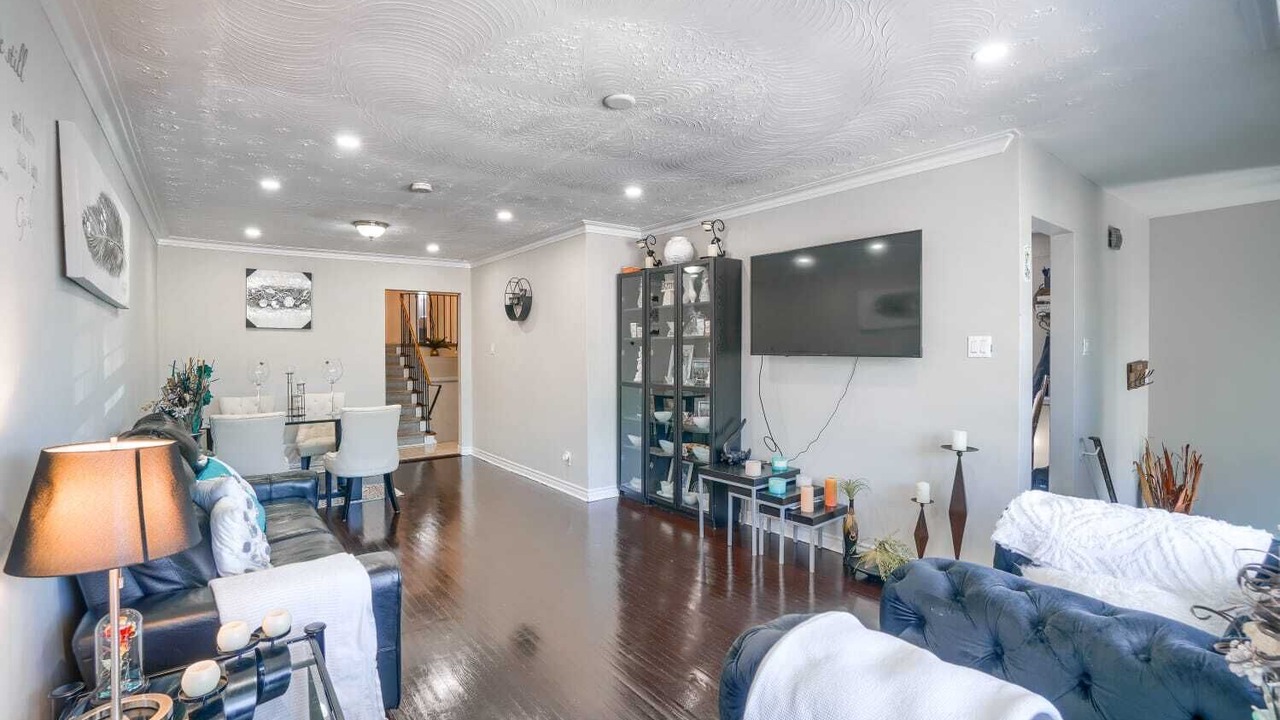 Photo of Livingroom in Brampton