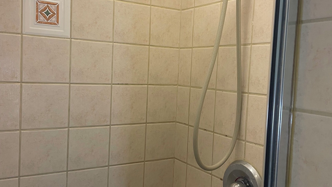 Photo of Bathroom in Lakeview
