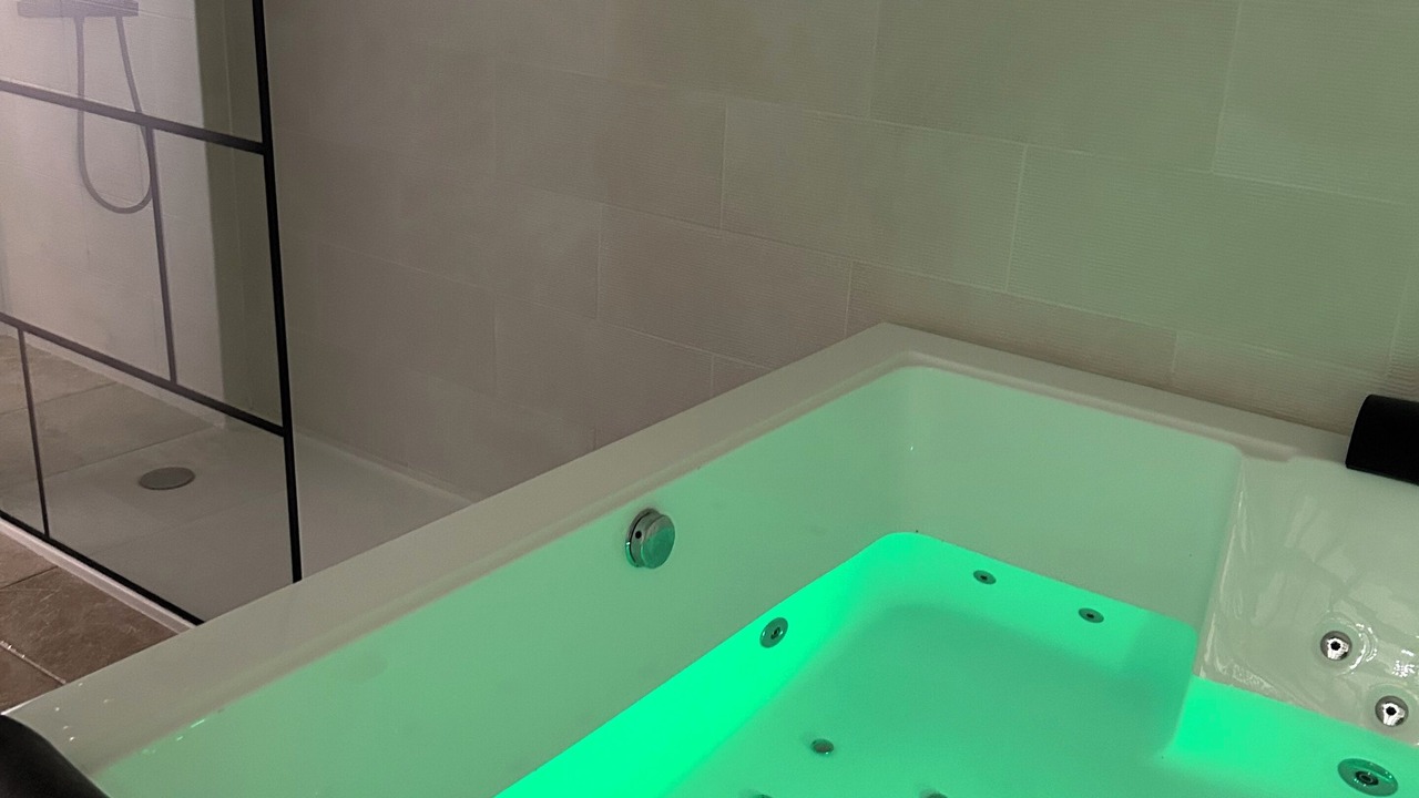Photo of Bathroom in Montreuil