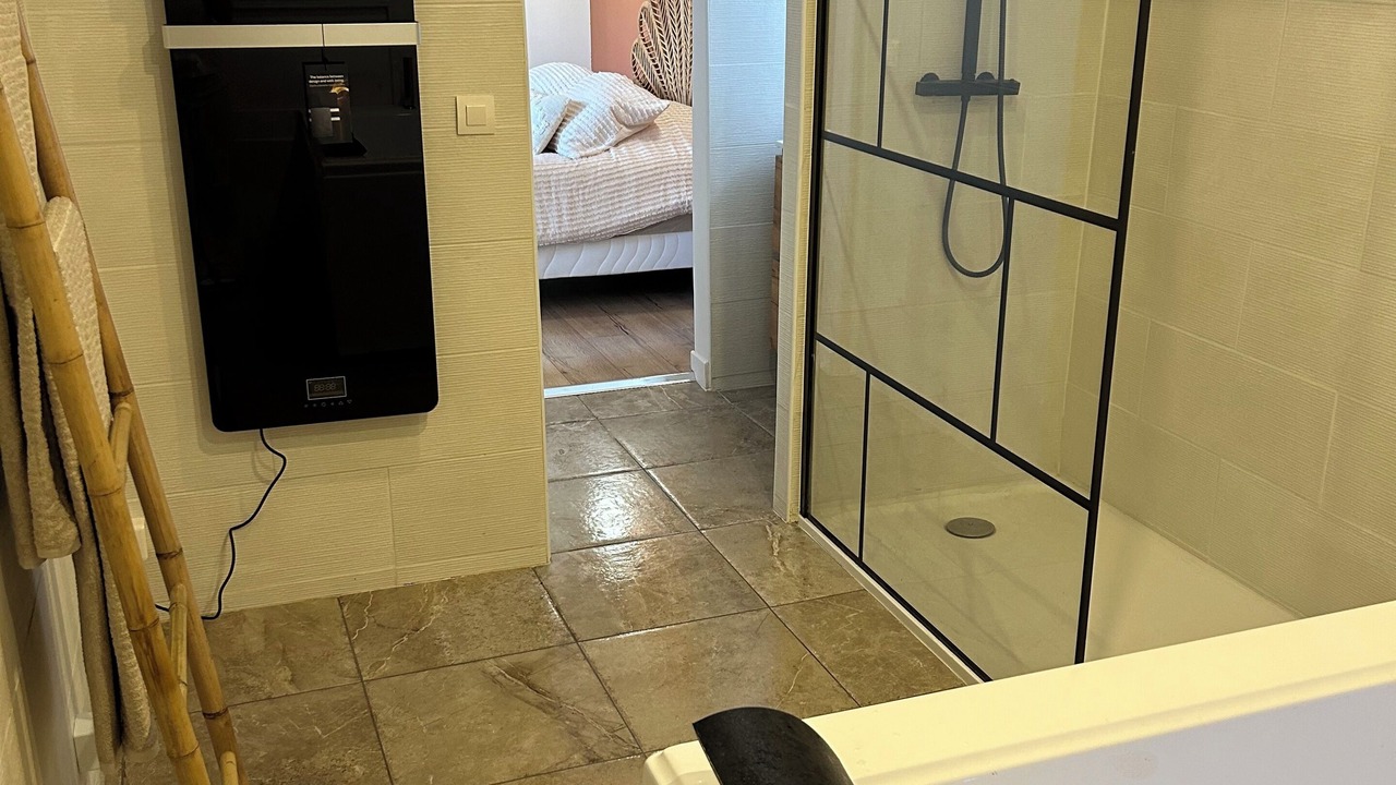 Photo of Bathroom in Montreuil