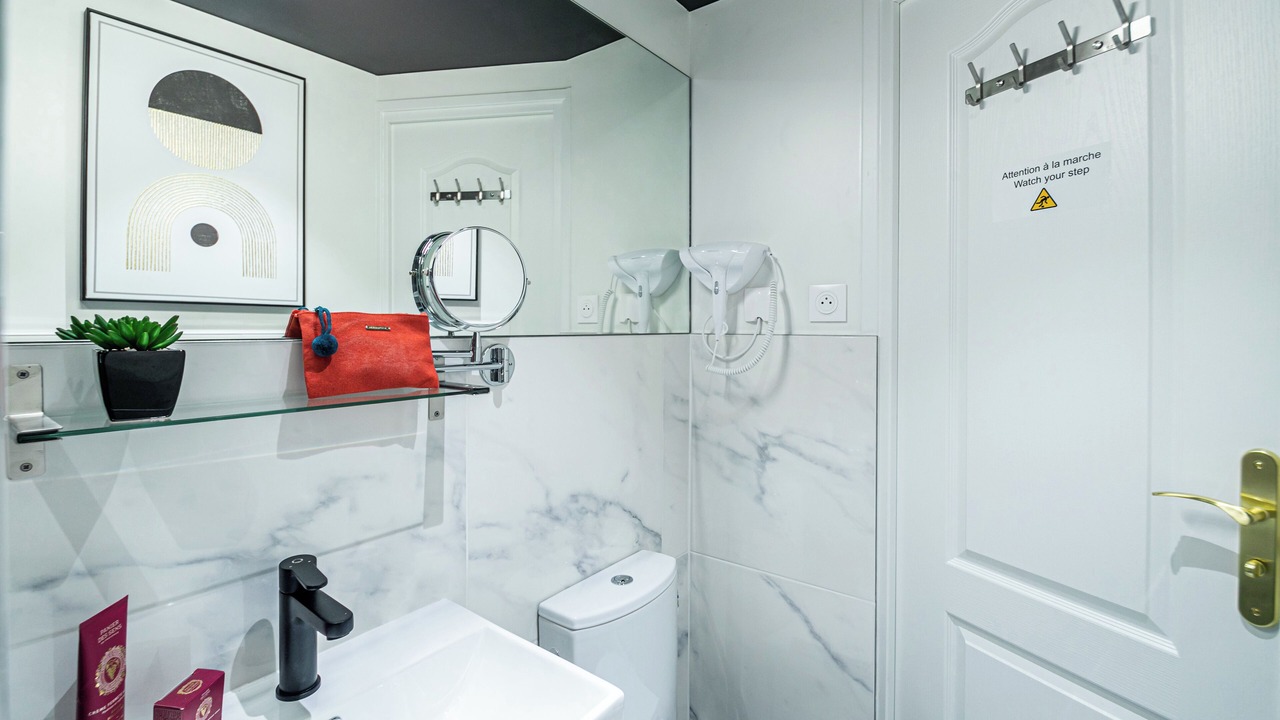 Photo of Bathroom in Paris City Center