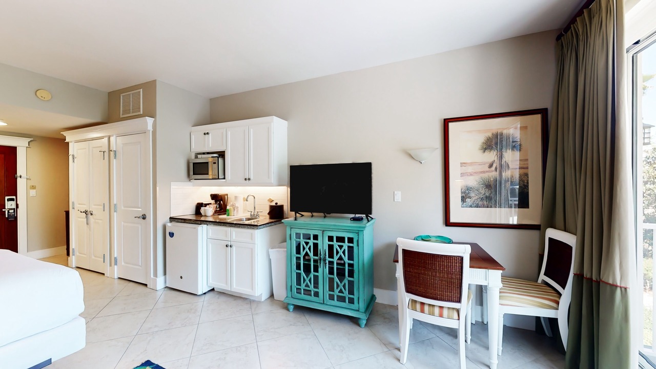 Photo of Bedroom in Baytowne Wharf