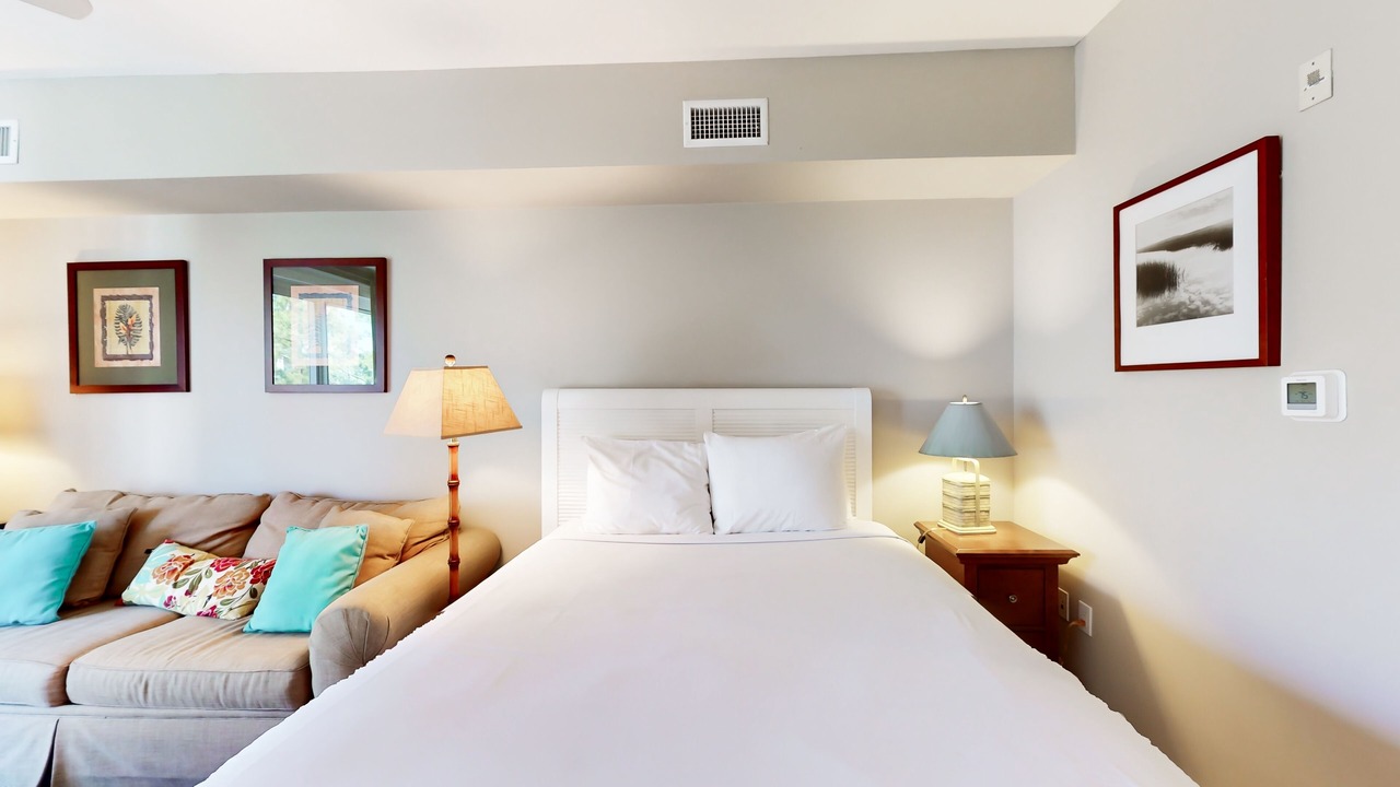 Photo of Bedroom in Baytowne Wharf