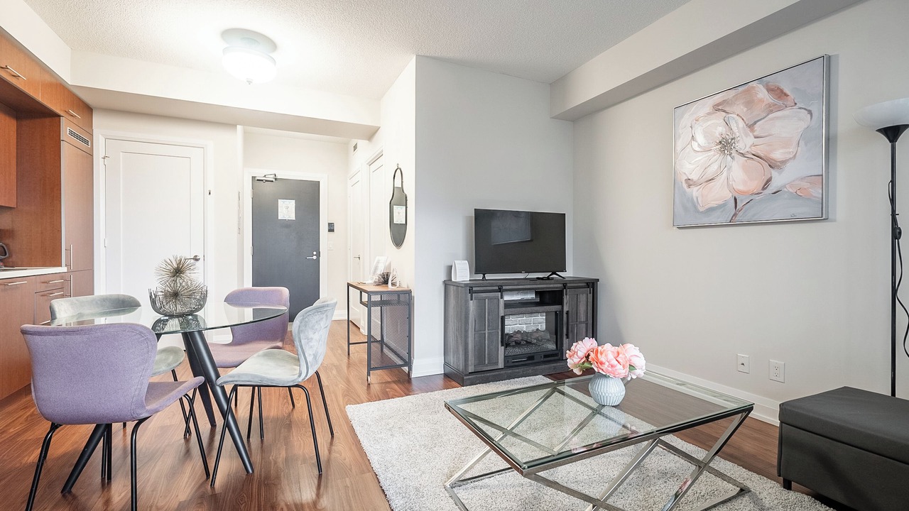 Photo of Livingroom in Willowdale
