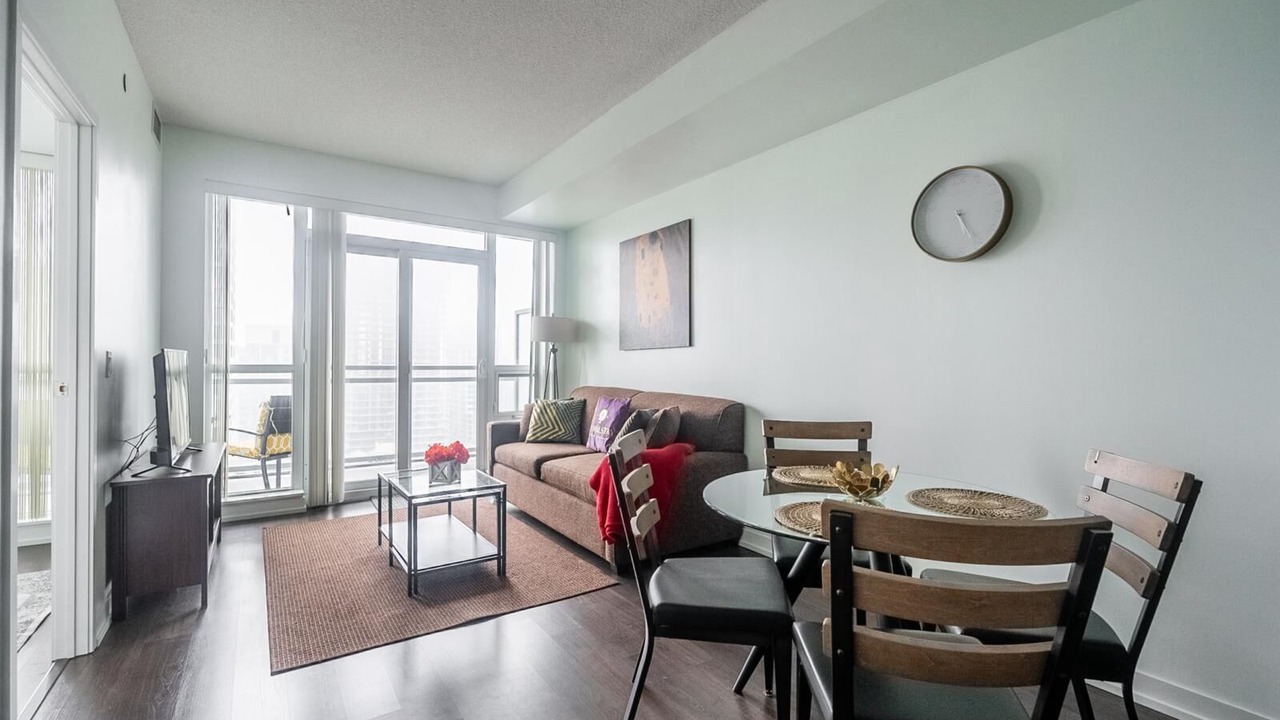 Photo of Livingroom in Yonge-Eglinton