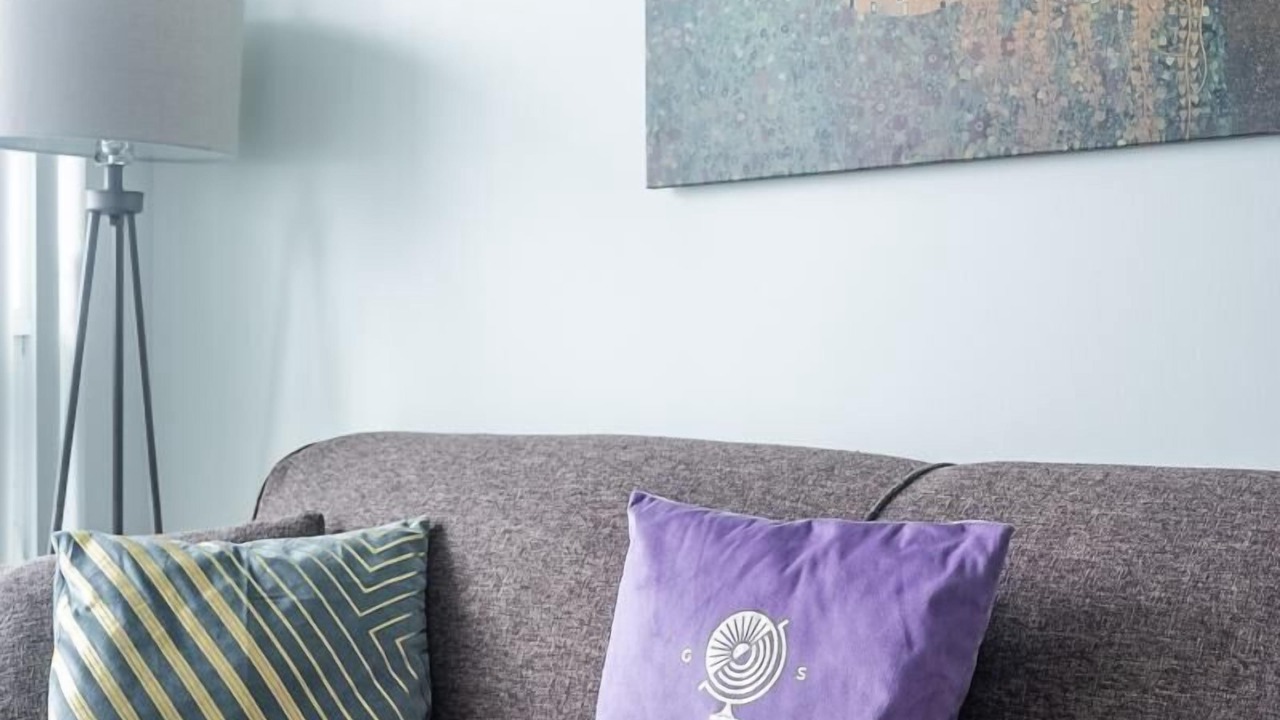 Photo of Livingroom in Yonge-Eglinton